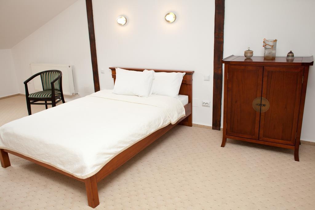 Hotel Belleville Iasi Phòng bức ảnh