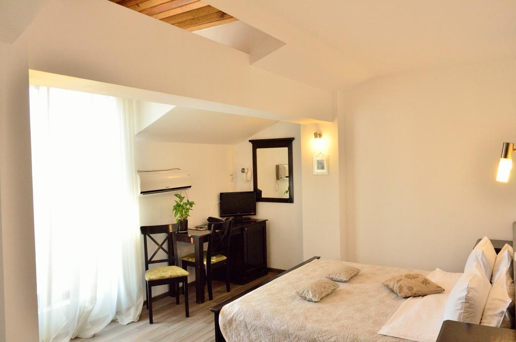 Hotel Belleville Iasi Ngoại thất bức ảnh