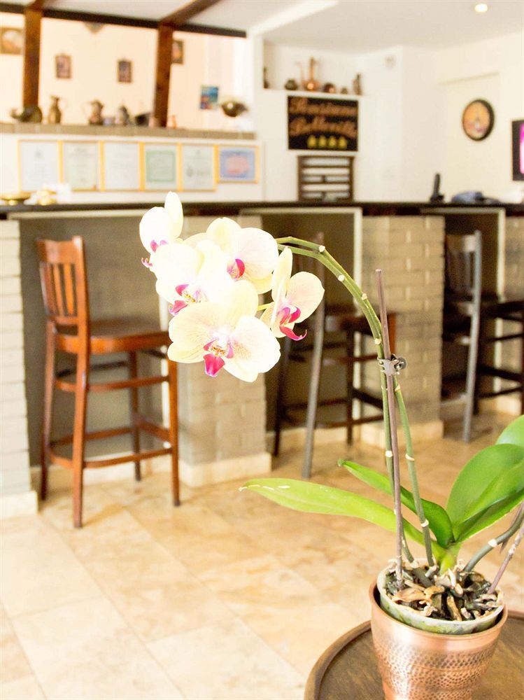 Hotel Belleville Iasi Ngoại thất bức ảnh