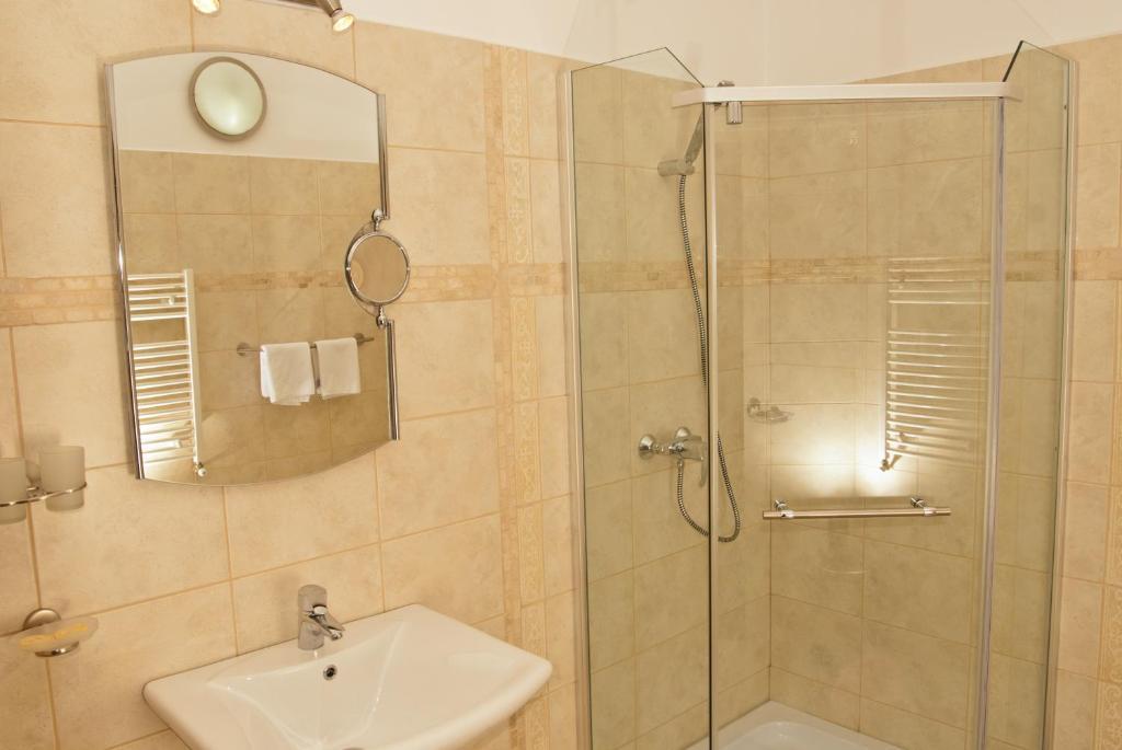 Hotel Belleville Iasi Ngoại thất bức ảnh